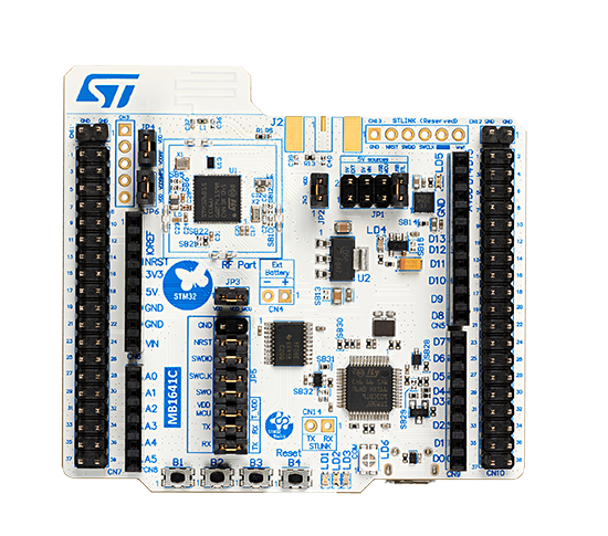 STM32开发板，配备插头、微控制器、按钮和连接器。