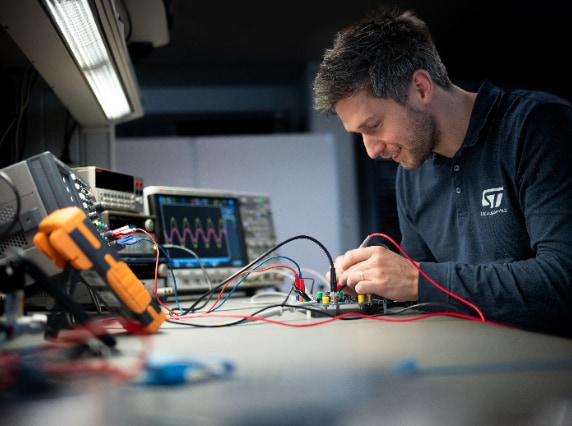 Wireless design support from ST experts